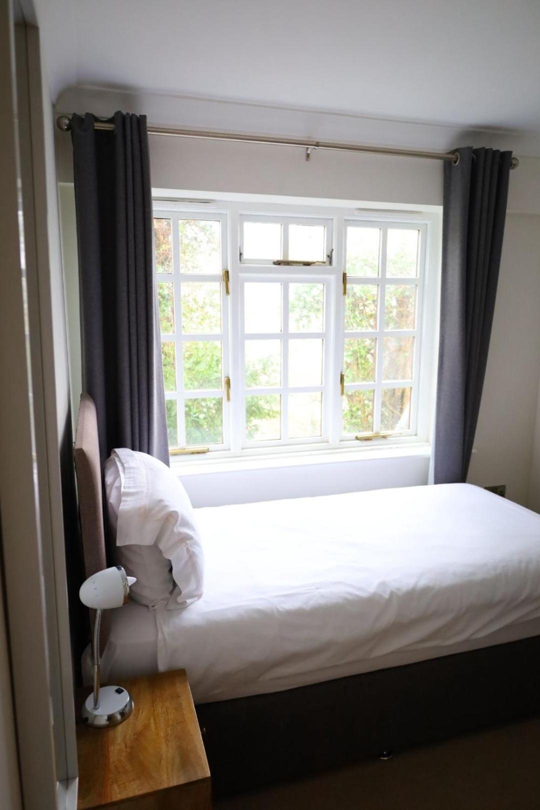 The Eagle House Hotel Launceston Bagian luar foto