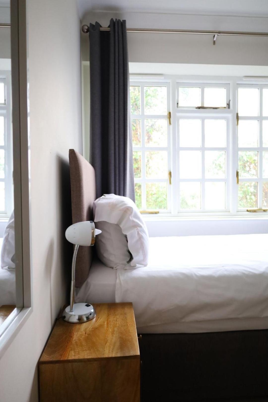 The Eagle House Hotel Launceston Bagian luar foto